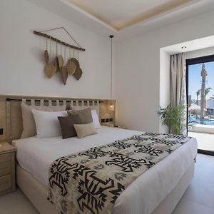 Junior Suite mit Kingsize-Bett und mit Schwimmbadblick